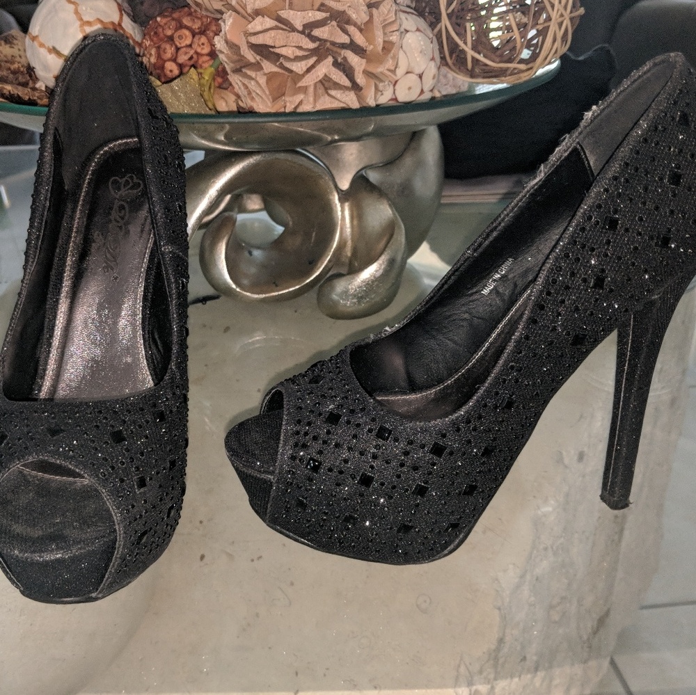 🎈3/15 🎈Black high heels